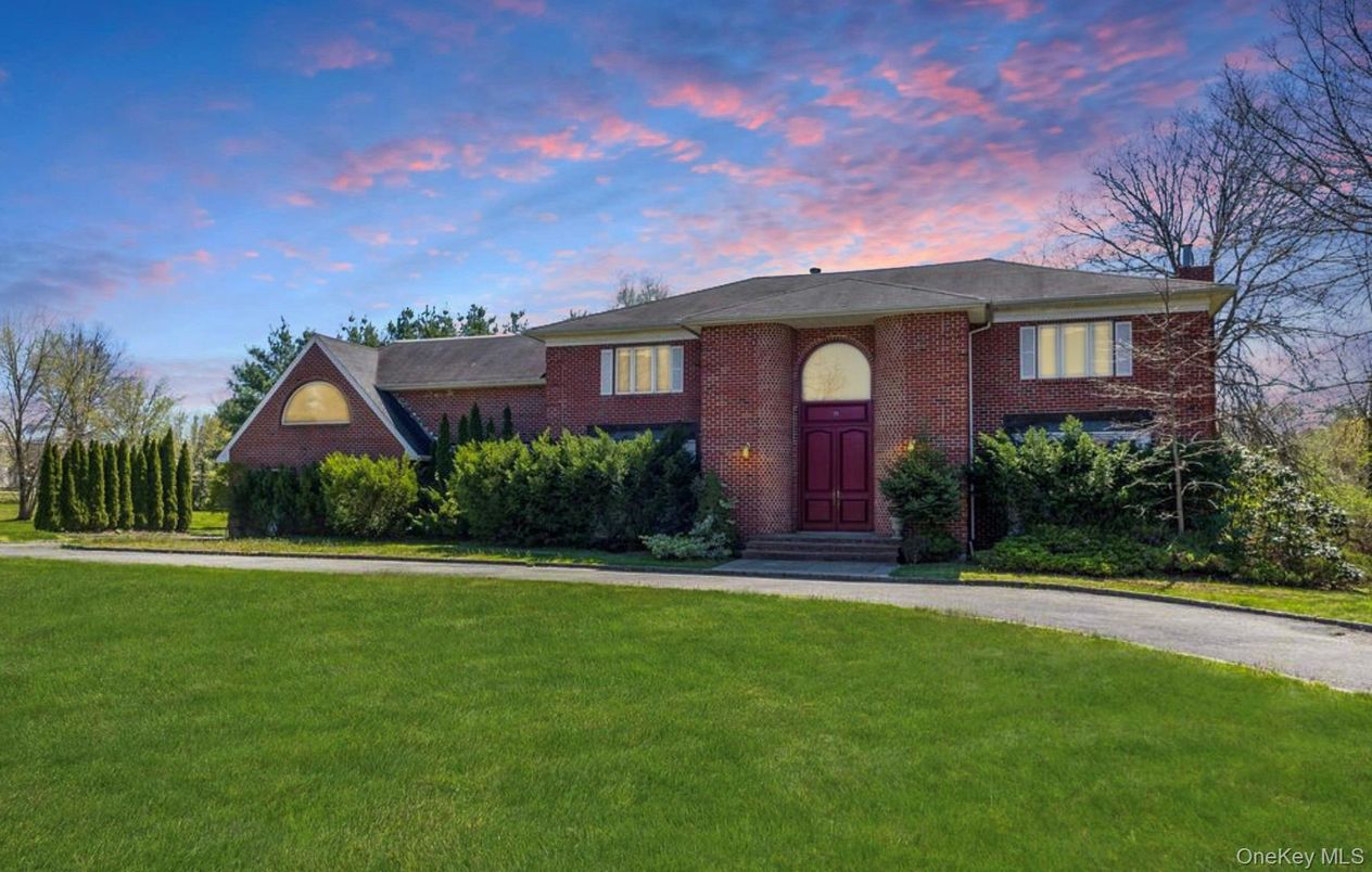Backyard, Exterior, Facade, Brick Facade, Georgian