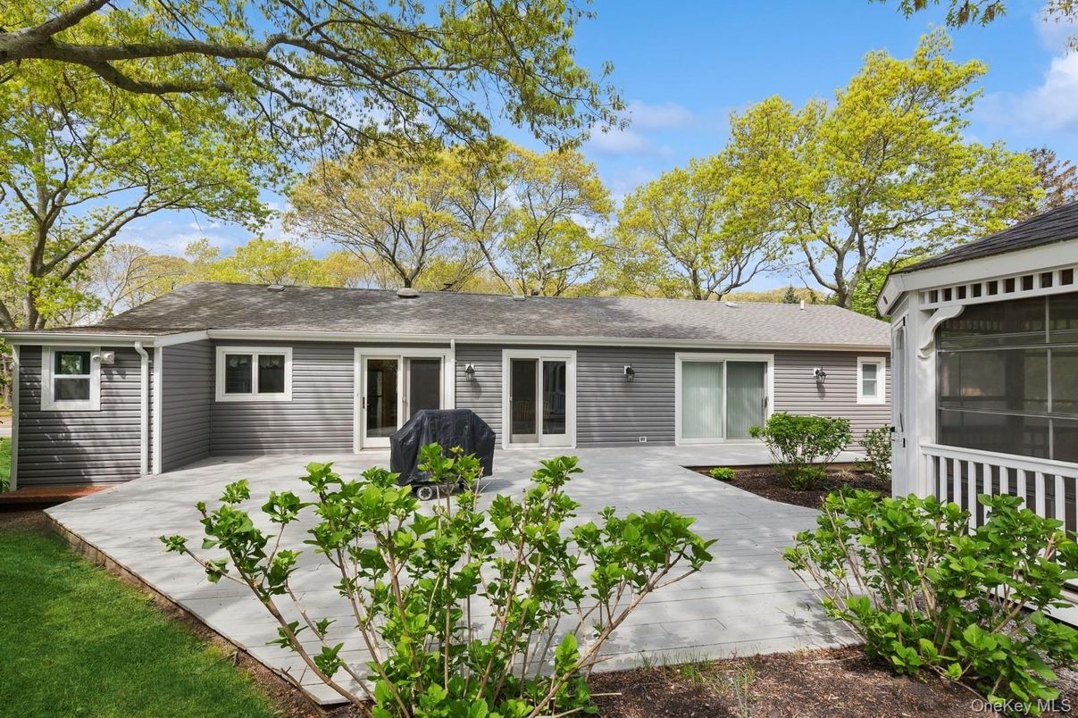 Backyard, Exterior, Facade, Ranch