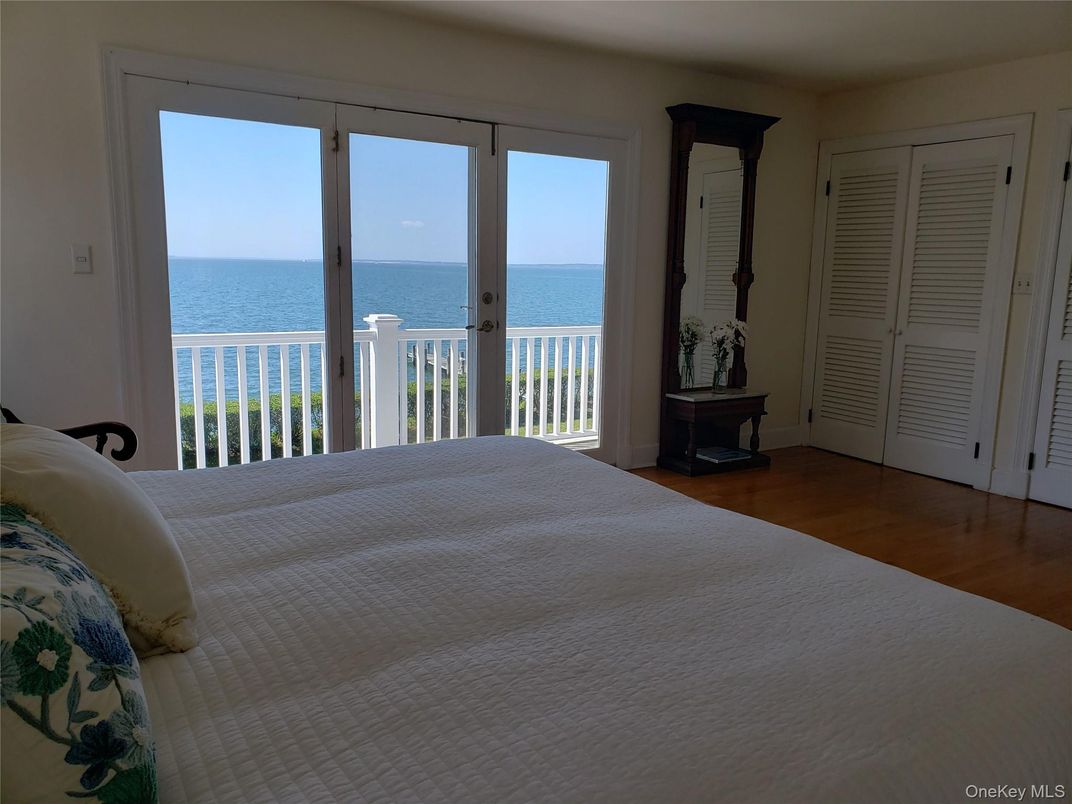 Bedroom, Interior, Water, Wood Texture Flooring