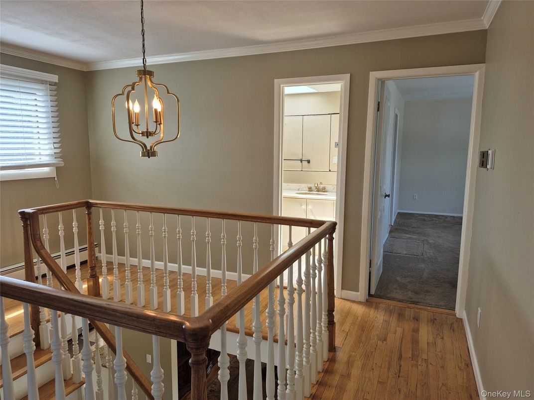 Interior, Pendant Lights, Wood Texture Flooring