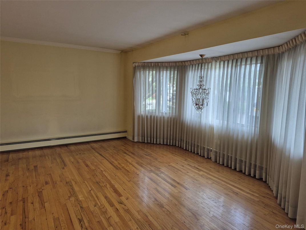 Empty room, Interior, Pendant Lights, Wood Texture Flooring