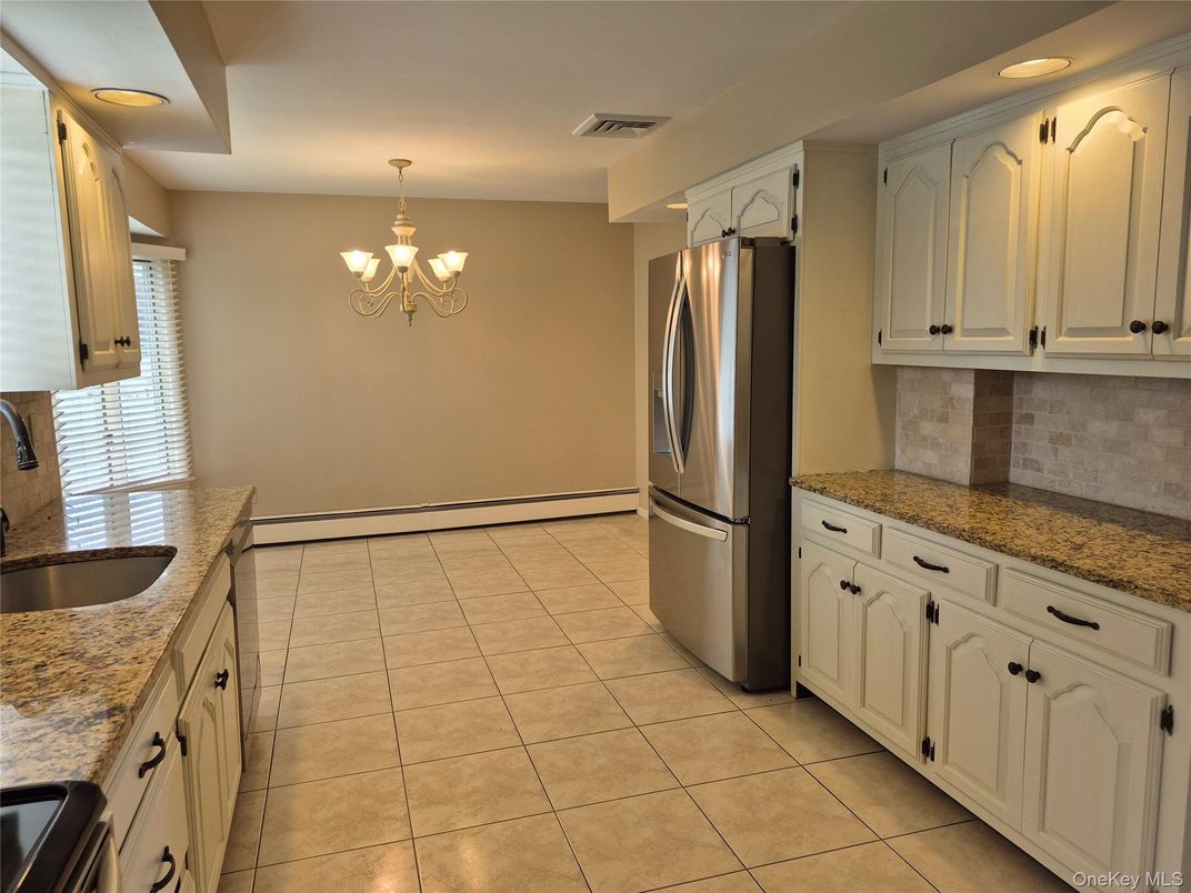 Chandelier, Interior, Kitchen
