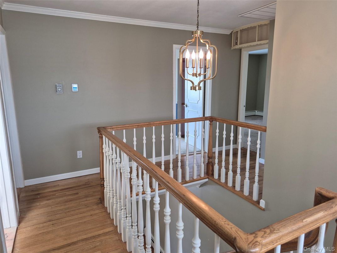 Interior, Pendant Lights, Wood Texture Flooring