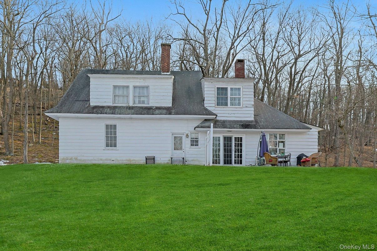 Backyard, Exterior, Facade, Cape Cod