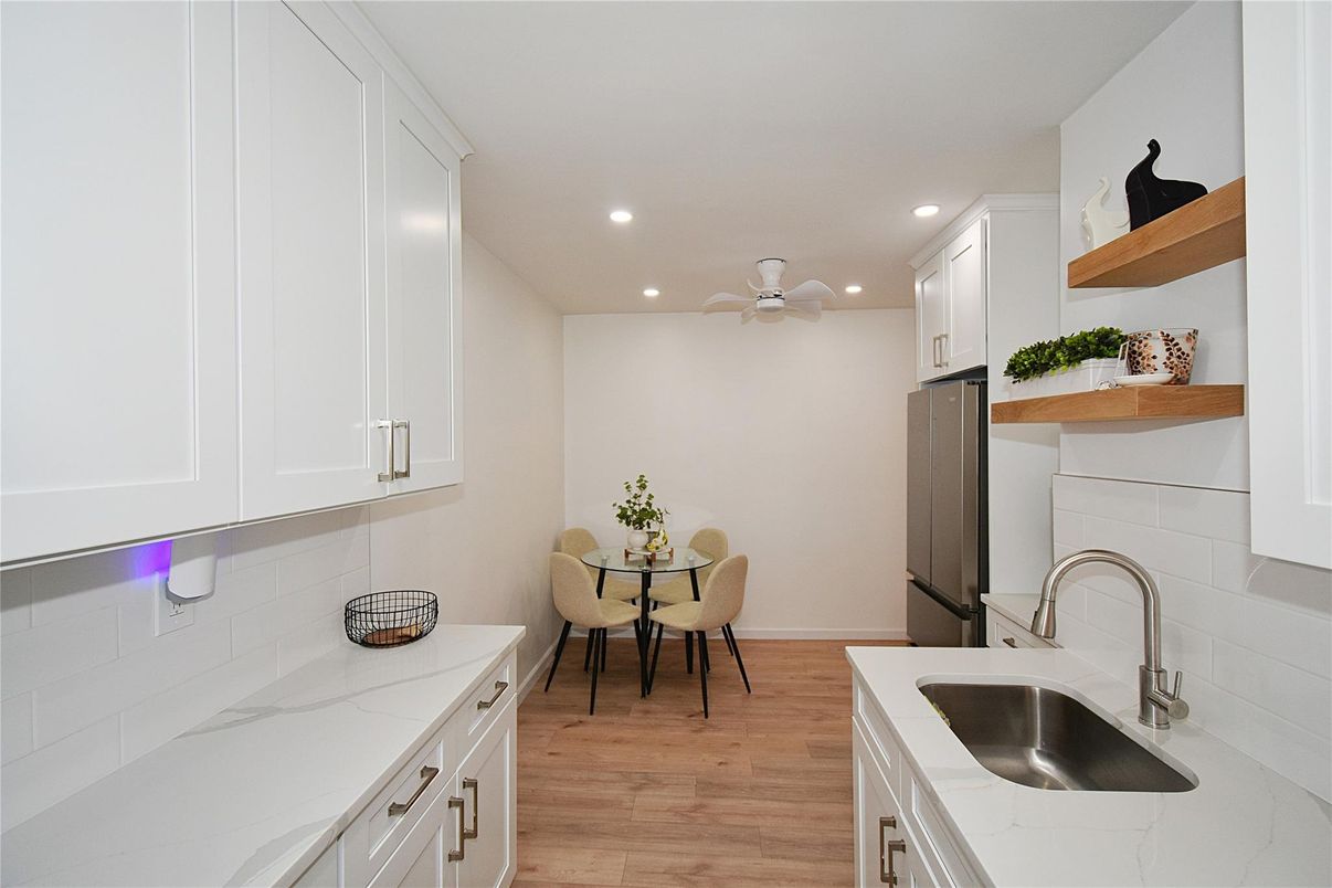 Dining room, Interior, Kitchen, Recessed Lighting, Wood Texture Flooring