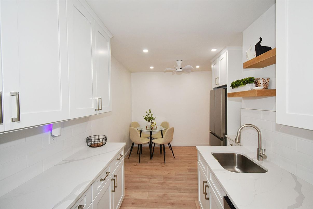 Dining room, Interior, Kitchen, Recessed Lighting, Wood Texture Flooring