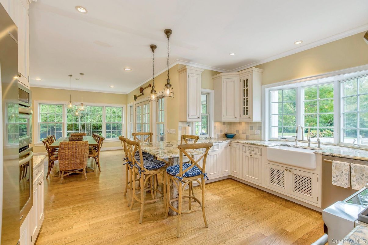 Dining room, Interior, Kitchen, Pendant Lights, Recessed Lighting, Wood Texture Flooring