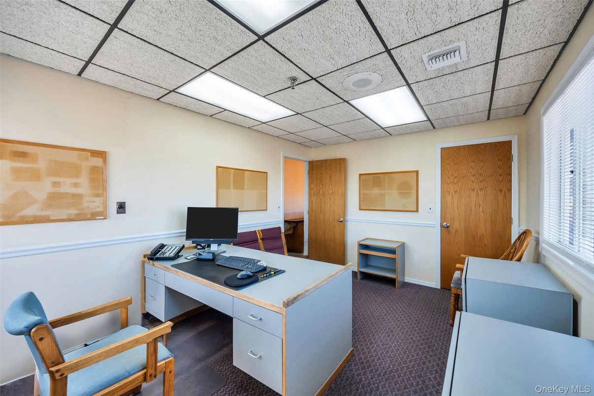 Home Office, Interior