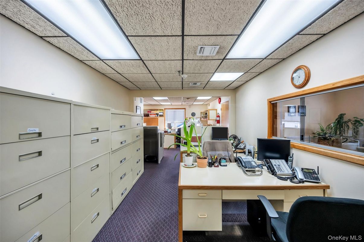 Home Office, Interior
