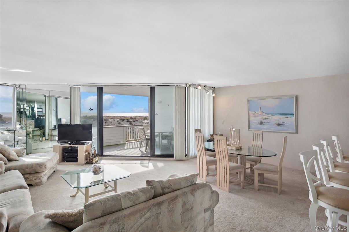 Dining room, Interior, Living room, Water