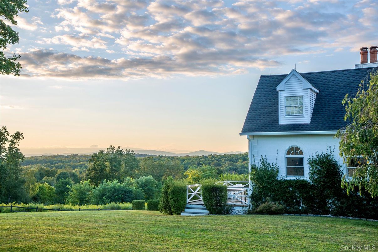 Exterior, Facade, Cape Cod