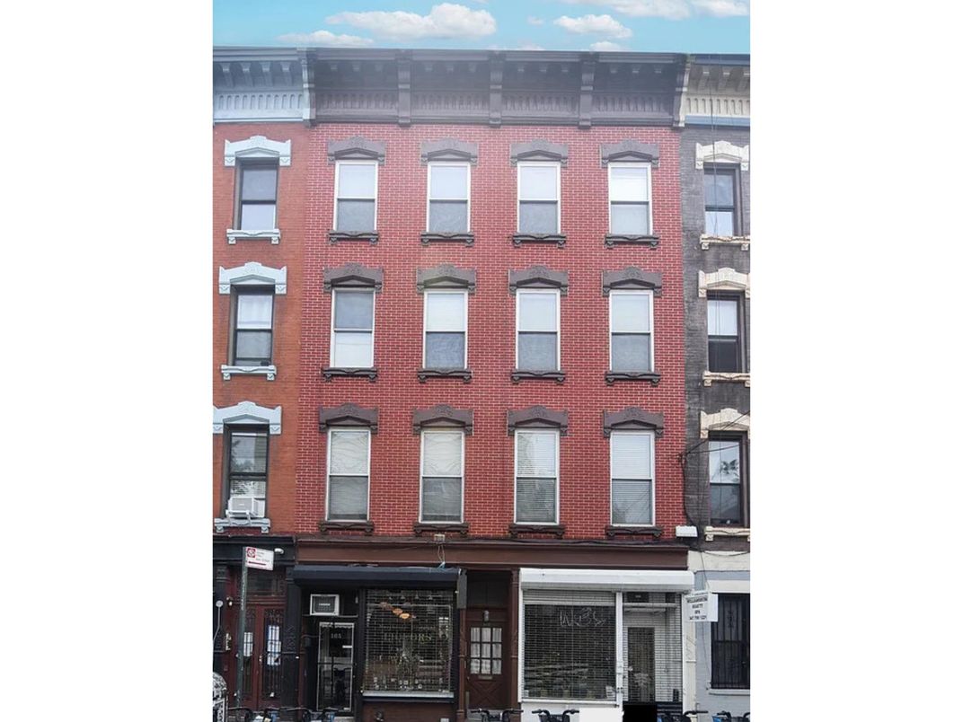 Exterior, Facade, Brick Facade, Rowhouse