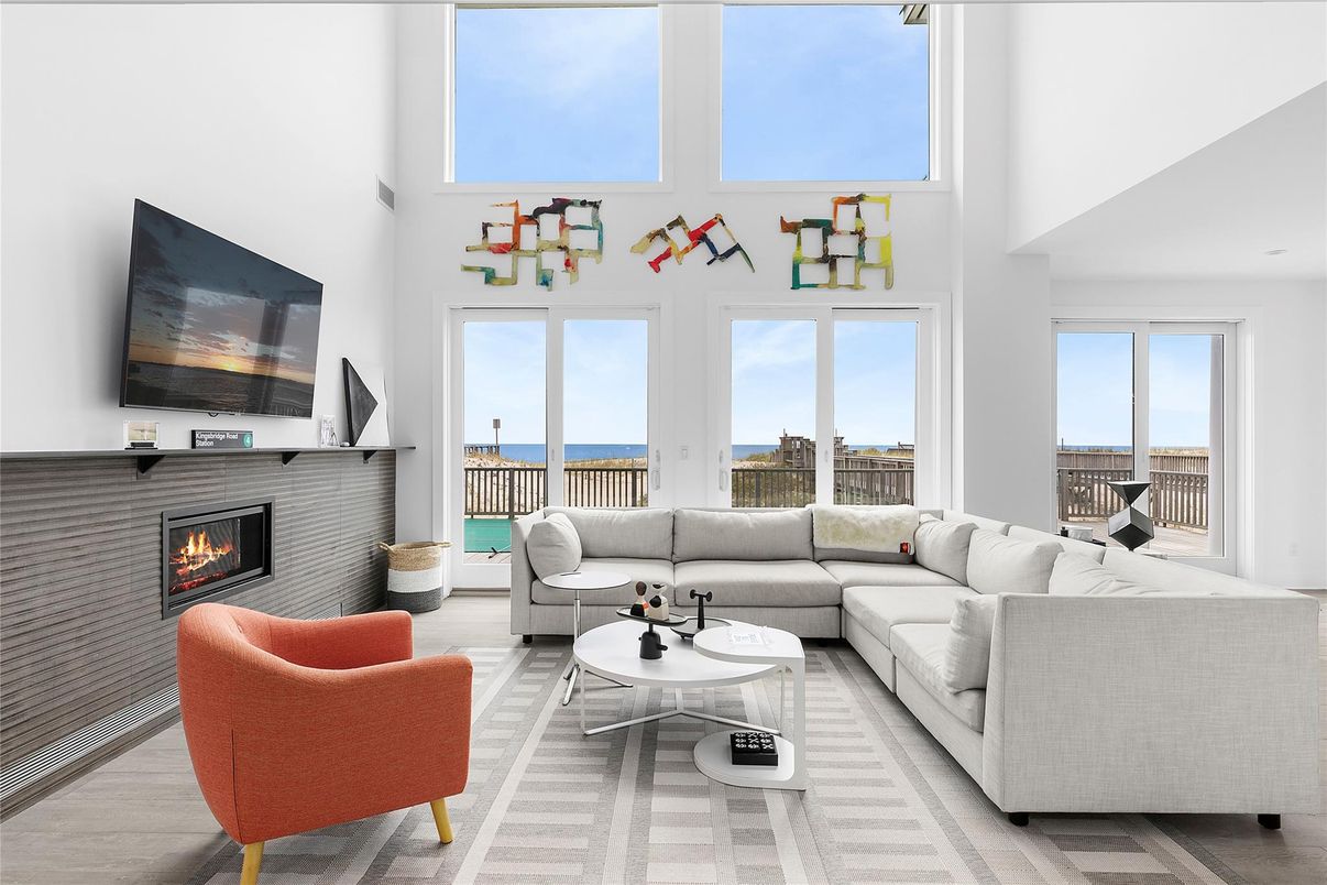 Fireplace, Interior, Living room, Water