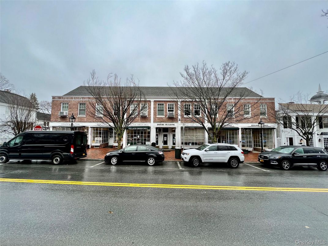 Exterior, Facade, Rowhouse