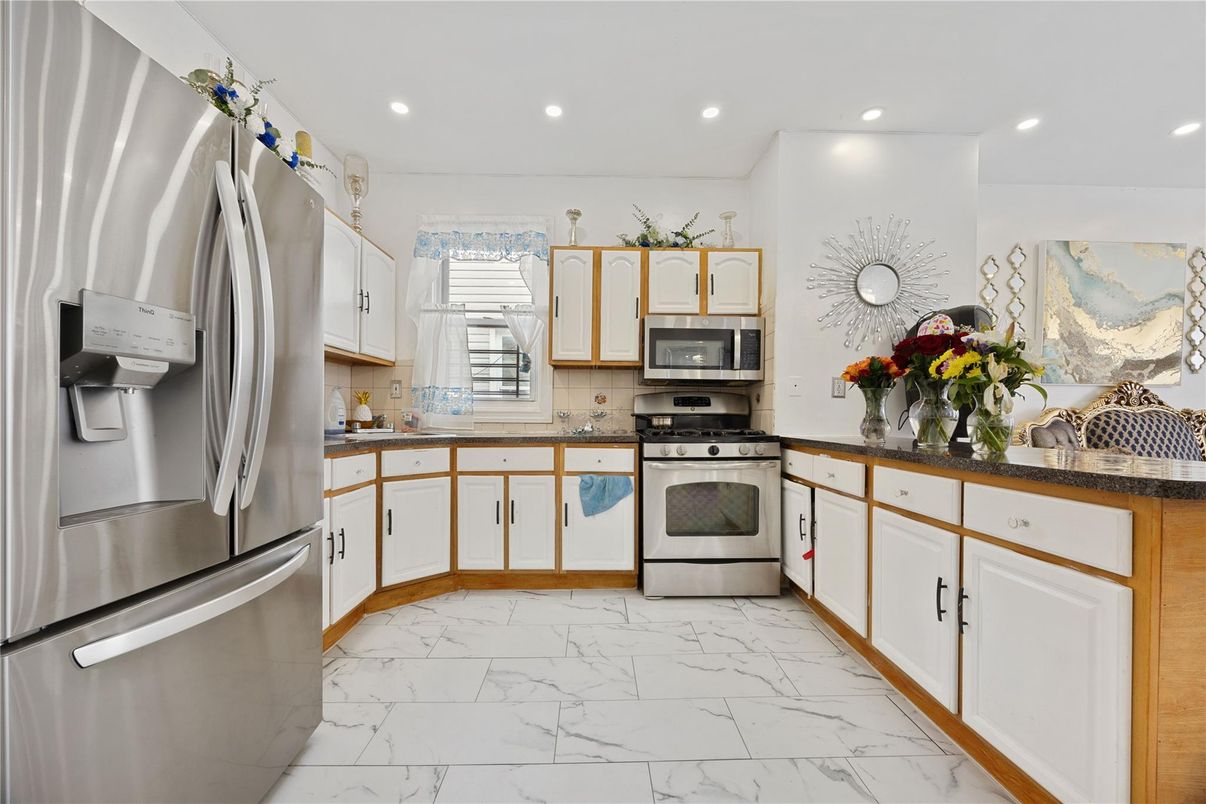 Interior, Kitchen, Marble, Recessed Lighting, Stainless Steel Appliances