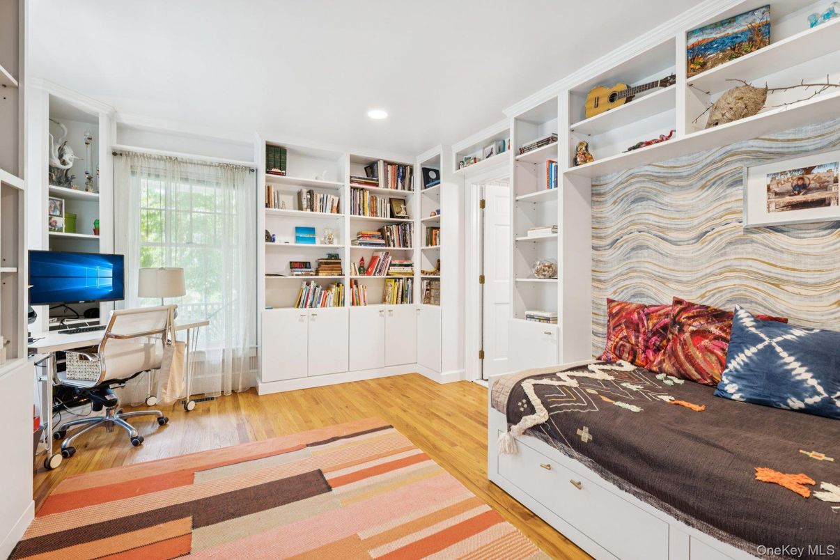 Home Office, Interior, Recessed Lighting, Wood Texture Flooring