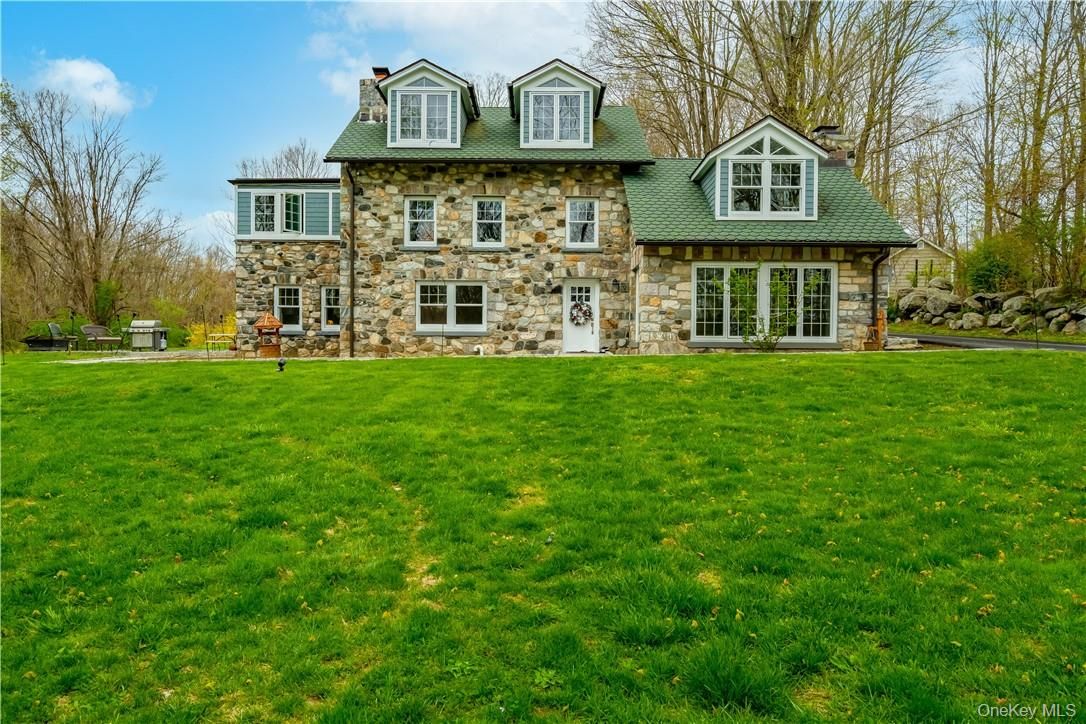 Exterior, Facade, Cape Cod