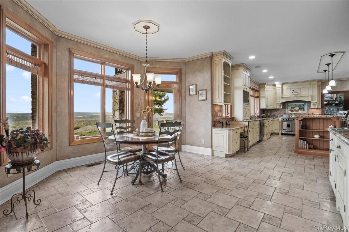Dining room, Interior, Kitchen, Pendant Lights, Recessed Lighting