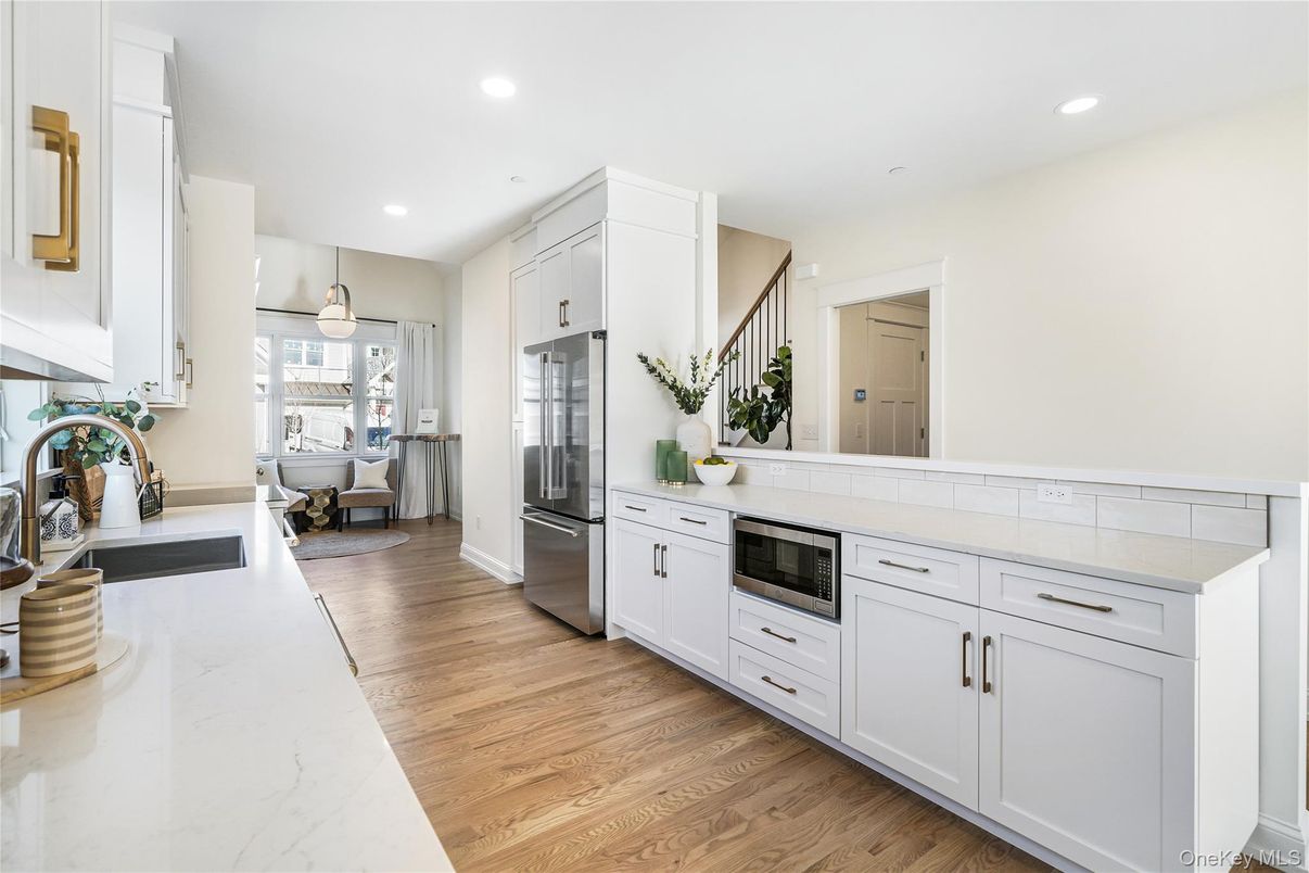 Interior, Kitchen, Pendant Lights, Recessed Lighting, Wood Texture Flooring