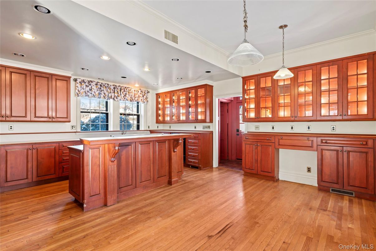 Interior, Kitchen, Pendant Lights, Recessed Lighting, Wood Texture Flooring