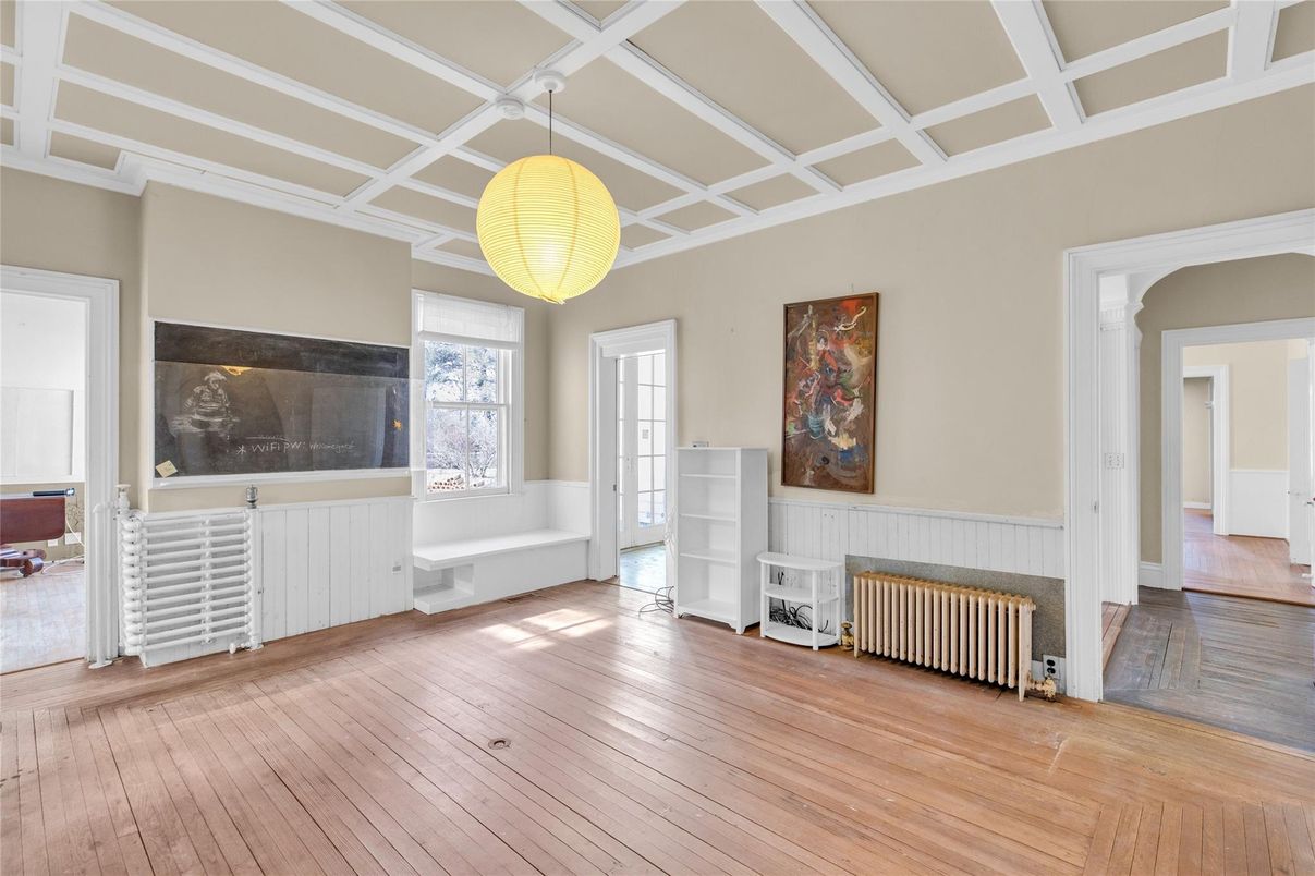 Interior, Pendant Lights, Wood Texture Flooring