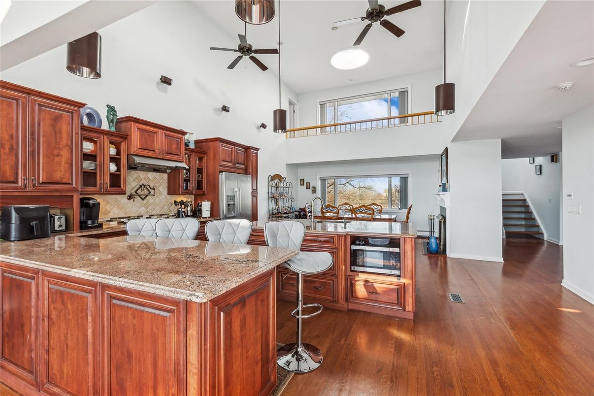 Dining room, Interior, Kitchen, Pendant Lights, Wood Texture Flooring