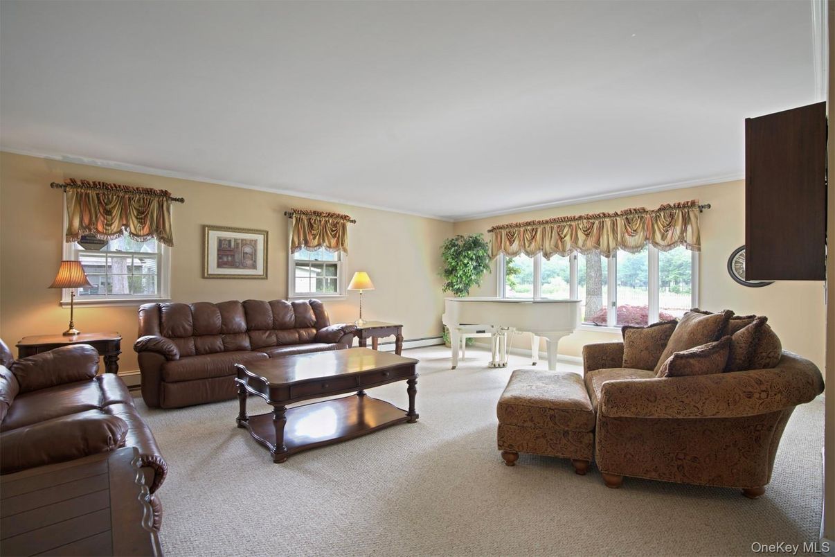 Interior, Living room, Piano
