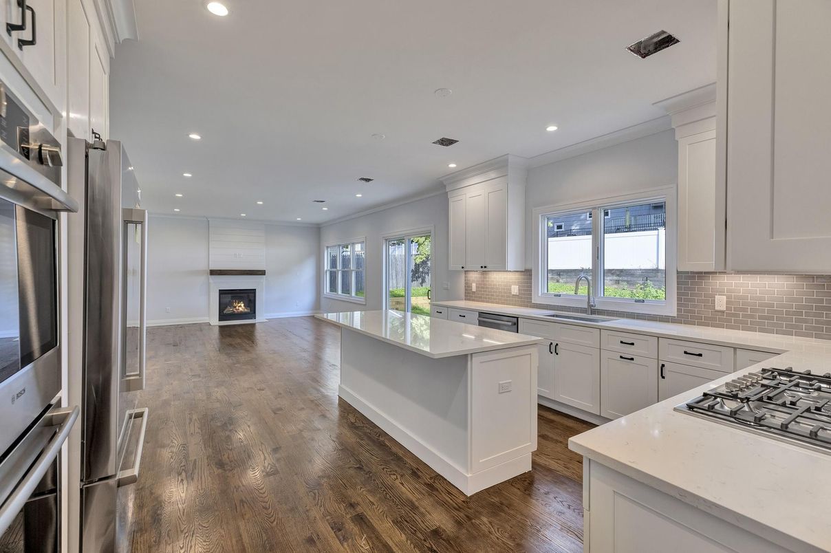 Fireplace, Interior, Kitchen, Recessed Lighting, Wood Texture Flooring