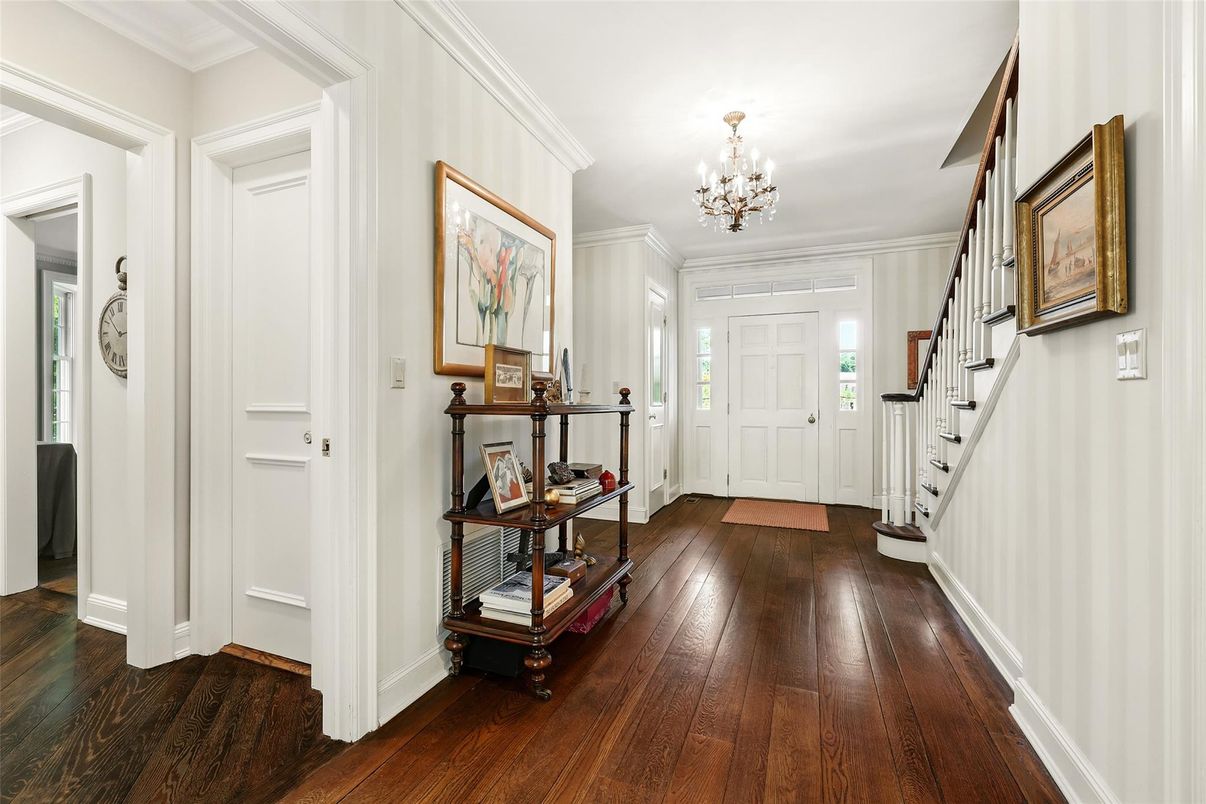 Chandelier, Interior, Wood Texture Flooring