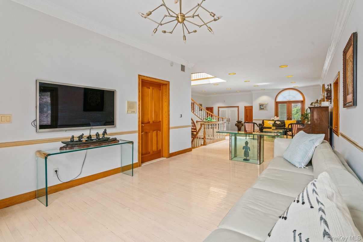 Dining room, Interior, Living room, Recessed Lighting, Wood Texture Flooring