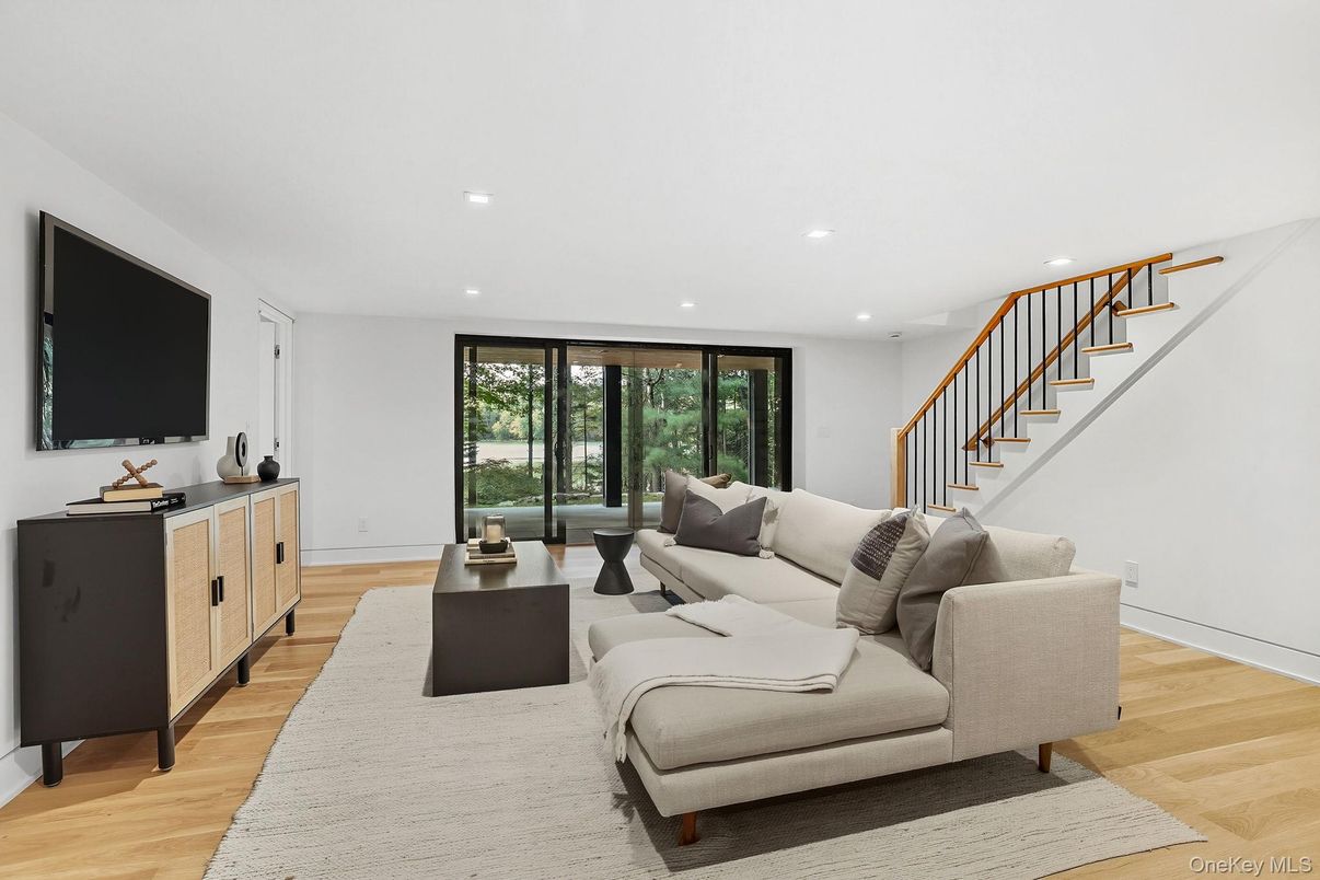 Interior, Living room, Recessed Lighting, Wood Texture Flooring