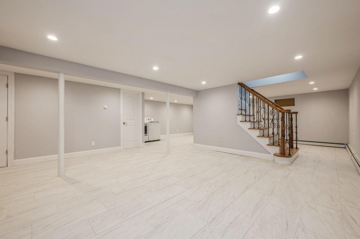 Empty room, Interior, Marble, Recessed Lighting