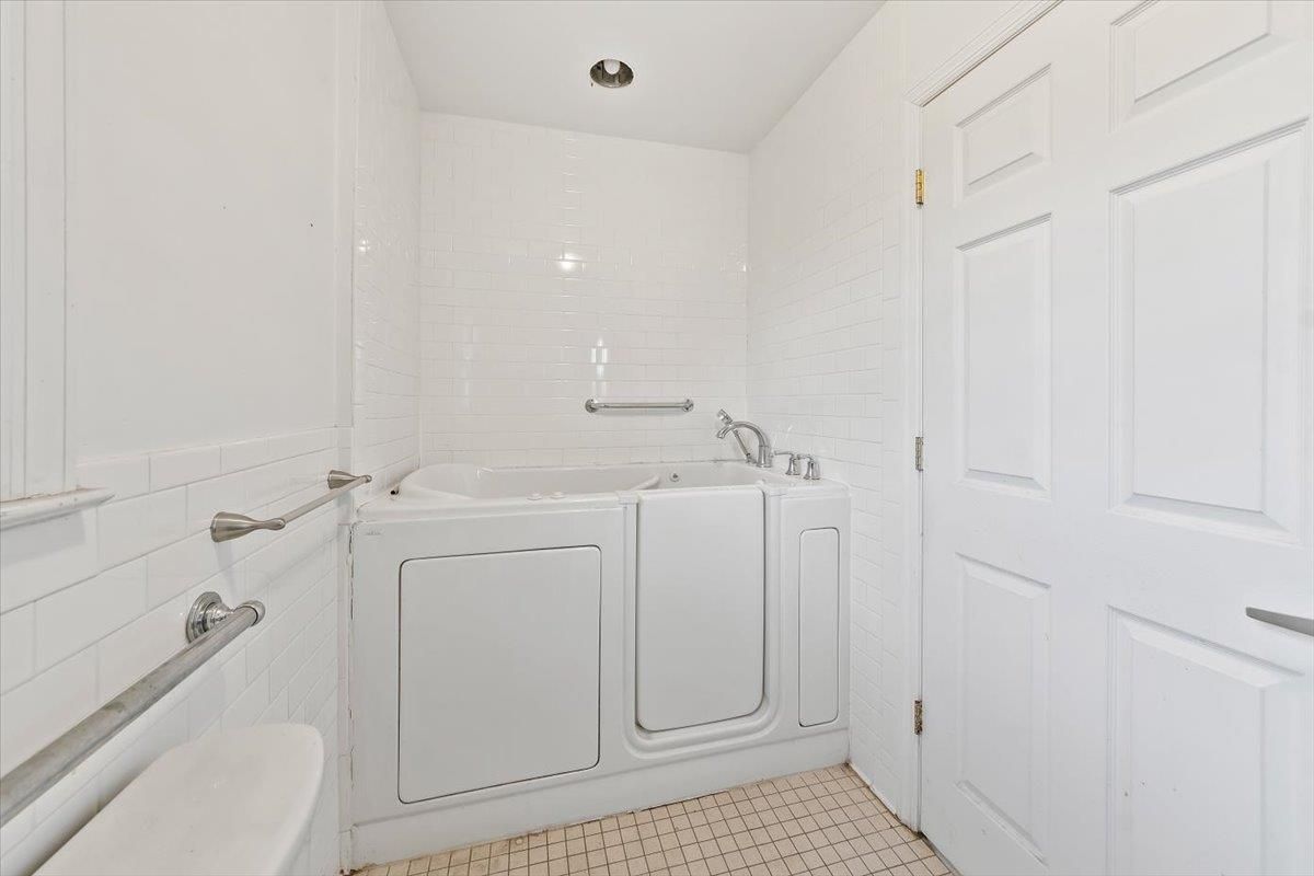 Bathroom, Interior, Recessed Lighting, Washer