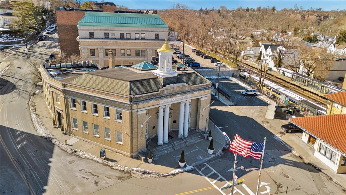 Exterior, Drone