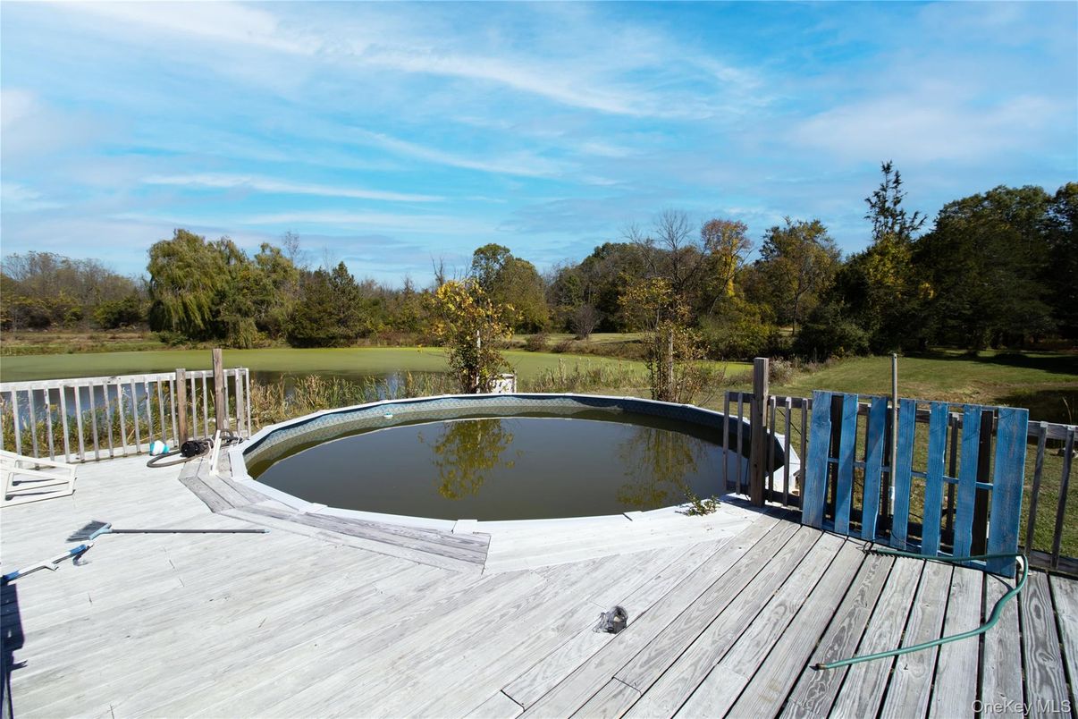Exterior, Pool, Water