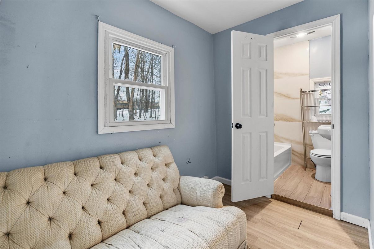 Bathroom, Interior, Recessed Lighting, Wood Texture Flooring