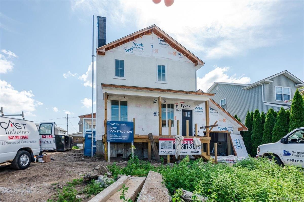 Exterior, Facade, None