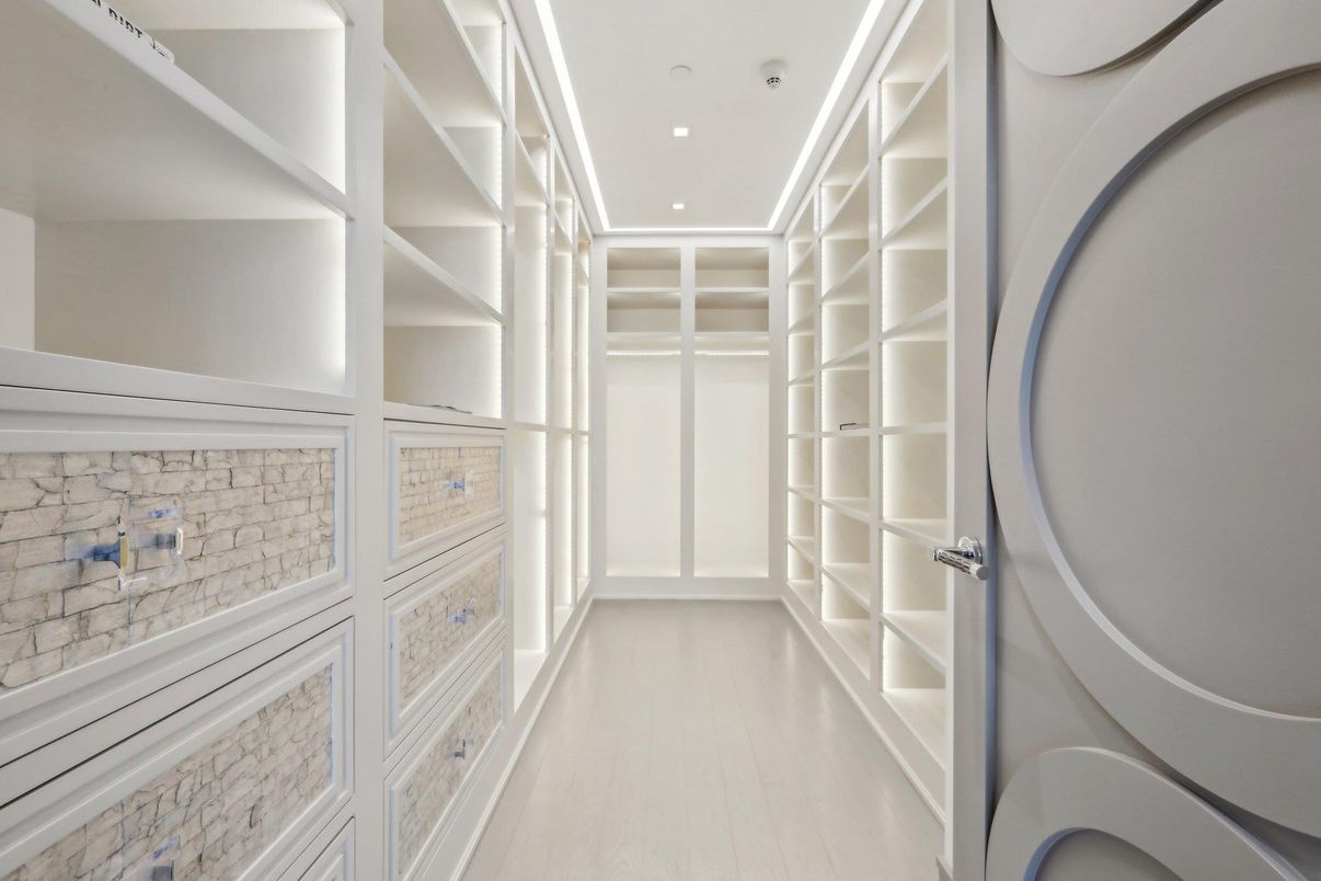Interior, Recessed Lighting, Walk-in Closets