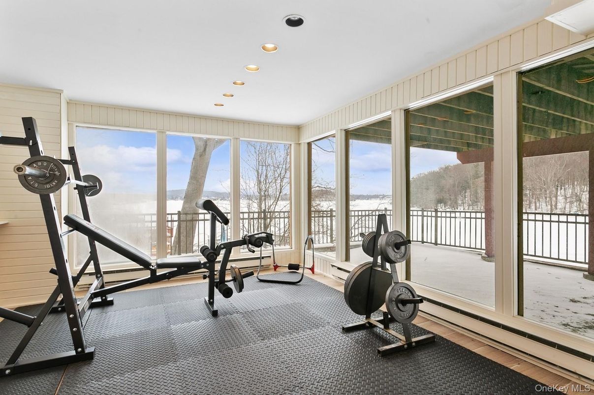 Fitness Equipment, Interior, Recessed Lighting, Water