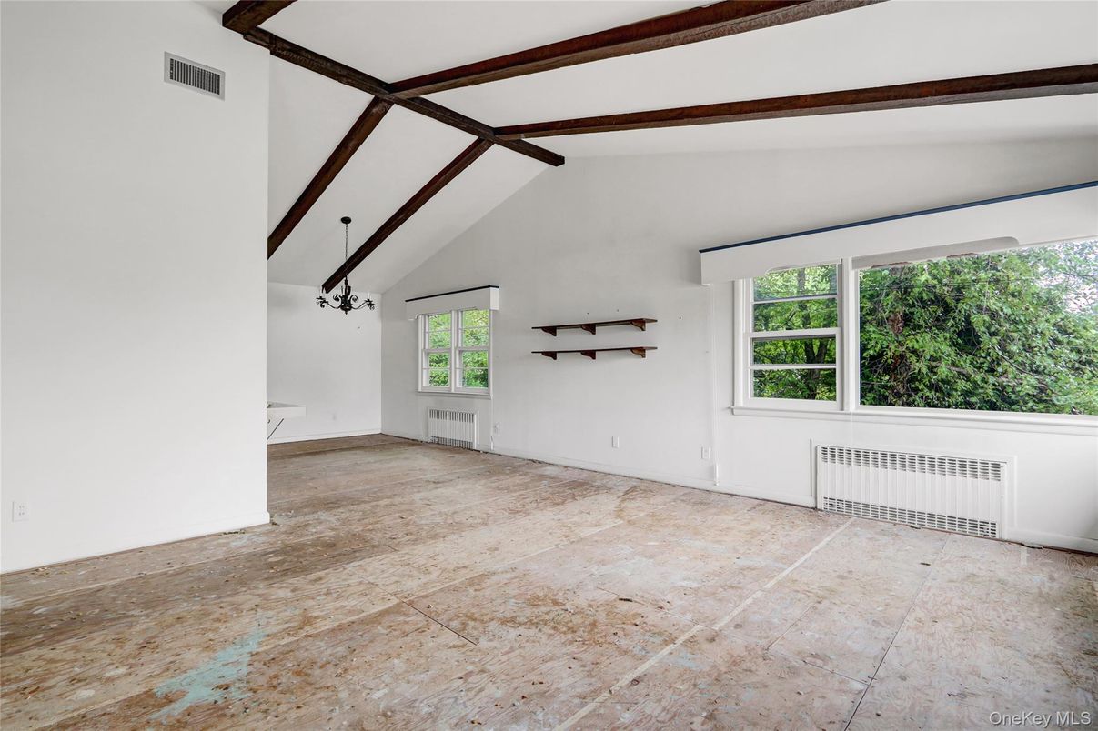 Empty room, Interior, Pendant Lights, Wooden Beams