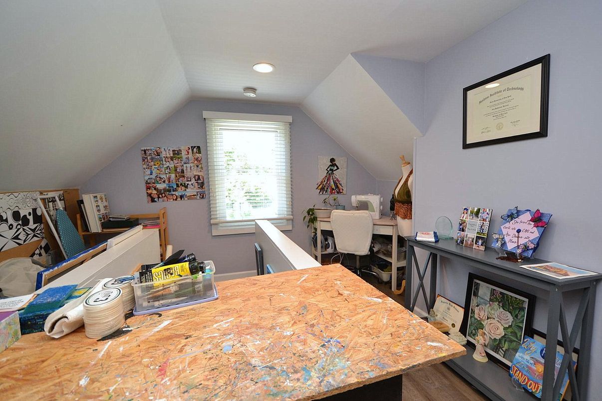 Dining room, Interior, Recessed Lighting
