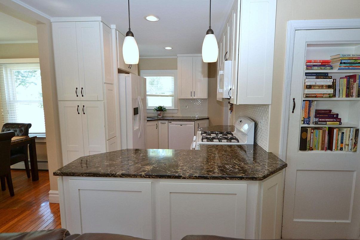 Interior, Kitchen, Pendant Lights, Recessed Lighting, Wood Texture Flooring