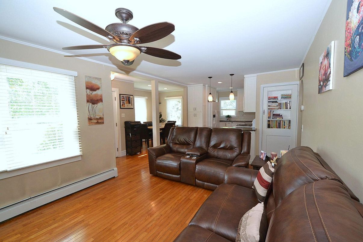Dining room, Interior, Kitchen, Living room, Pendant Lights, Recessed Lighting, Stainless Steel Appliances, Wood Texture Flooring