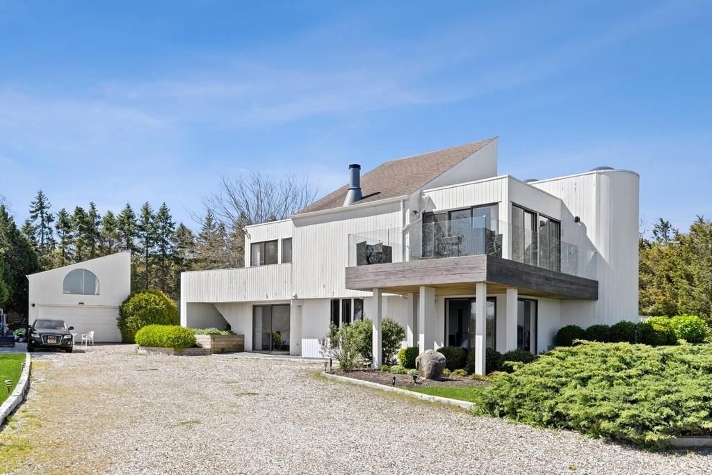 Backyard, Exterior, Facade, Modern