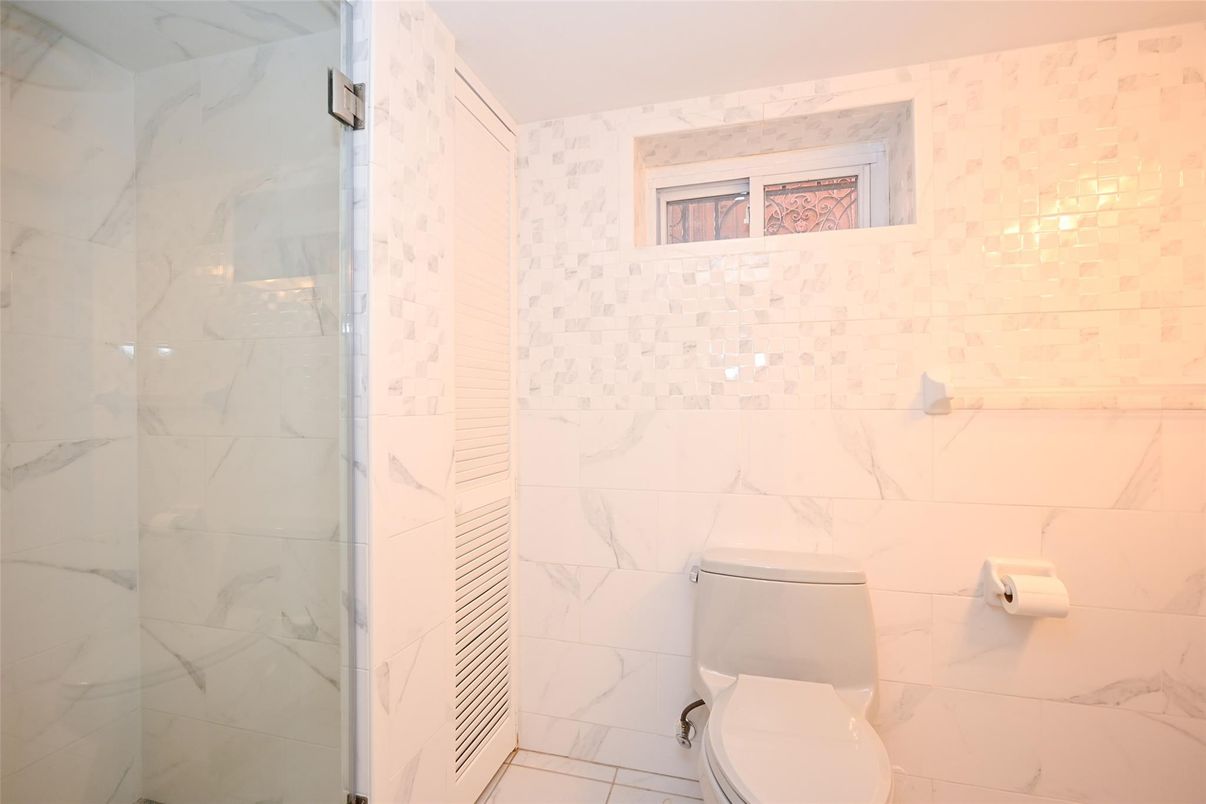 Bathroom, Interior, Marble Walls