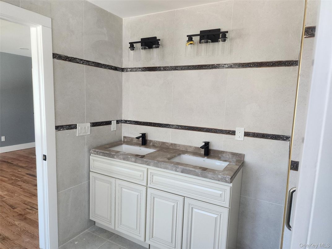 Bathroom, Dual Sink Vanities, Interior, Wood Texture Flooring