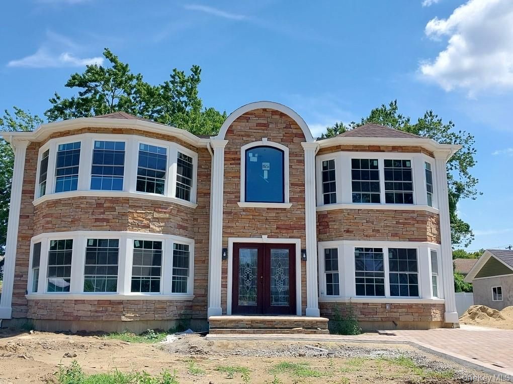 Exterior, Facade, Rowhouse