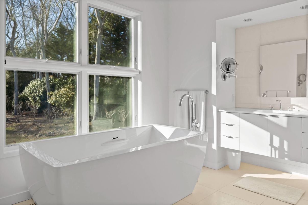 Bathroom, Free Standing Baths, Interior