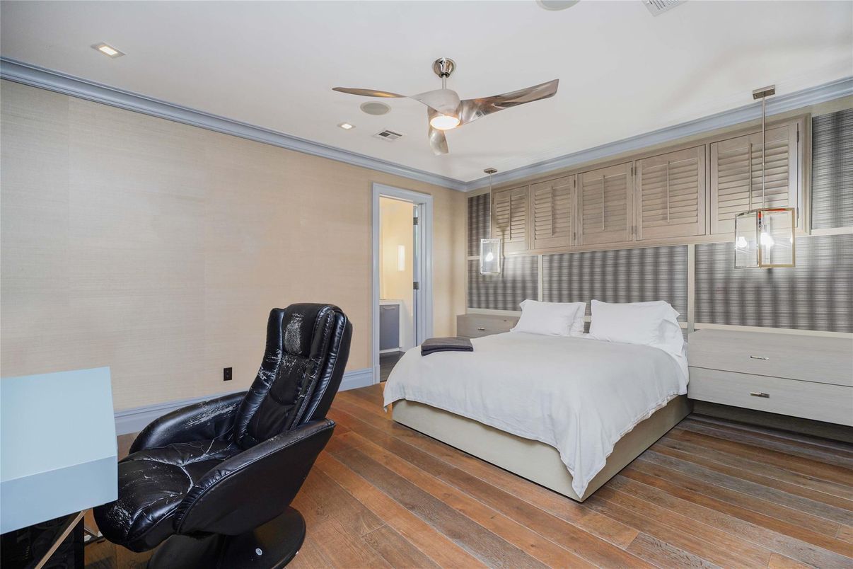 Bedroom, Interior, Recessed Lighting, Wood Texture Flooring