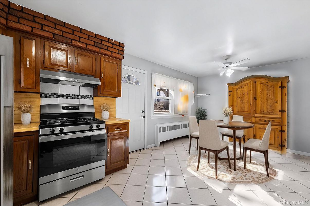 Dining room, Interior, Kitchen, Stainless Steel Appliances